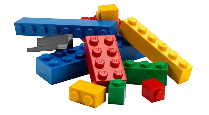 Model objects snapping together like Lego bricks to build a simulation model